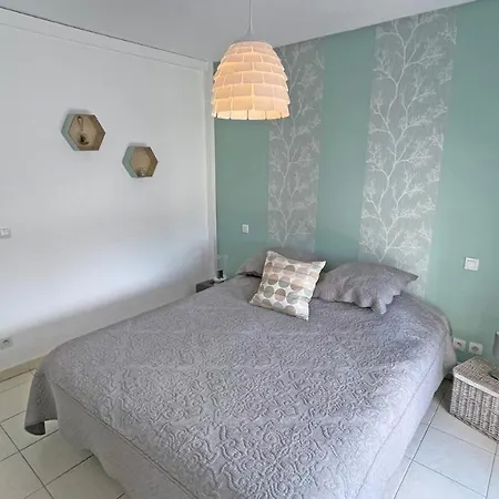 Maxime Park Apartment